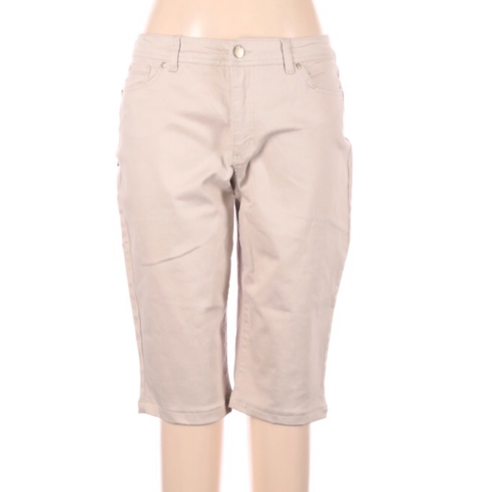 Nine West size 14 tan shorts new with tags